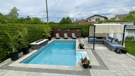 Piscine : 2057 Rue de Breda