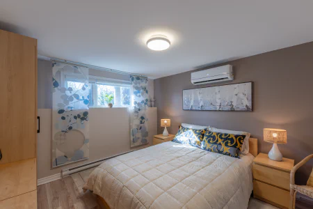 Chambre à coucher : 2057 Rue de Breda