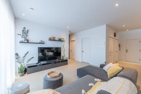 Salon : 185 16e Avenue