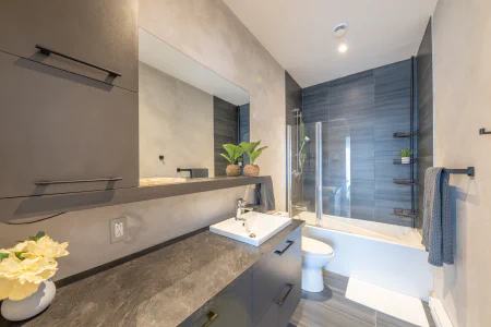 Salle de bains : 185 16e Avenue
