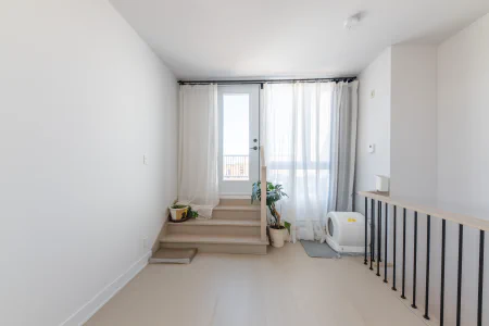 Mezzanine : 185 16e Avenue
