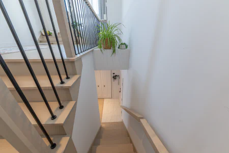 Escalier : 185 16e Avenue