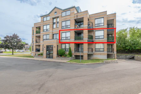 Extérieur : 425 Rue Roger-Pilon