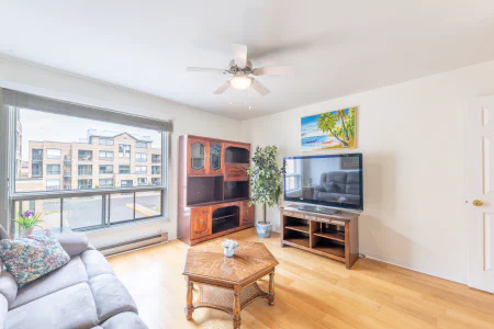 Chambre à coucher : 425 Rue Roger-Pilon