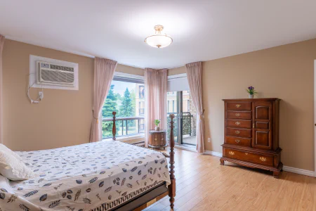 Chambre à coucher principale : 425 Rue Roger-Pilon