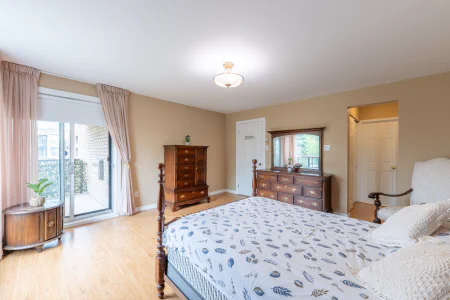 Chambre à coucher principale : 425 Rue Roger-Pilon