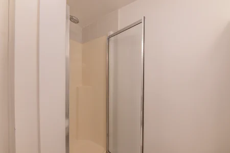 Salle de bains : 425 Rue Roger-Pilon