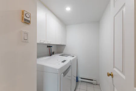 Salle de lavage : 425 Rue Roger-Pilon
