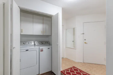 Autre : 4600 Rue René-Émard