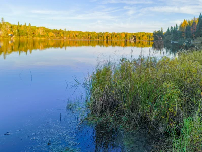 Accès à un plan d'eau